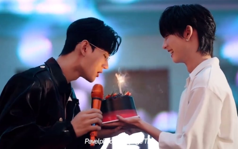 falln__'s tweet image. his look was straight out of books that day and he was so gentle with anything that he did and said that's a whole boyfriend right there😩

#ppoohkt
#poohpavel