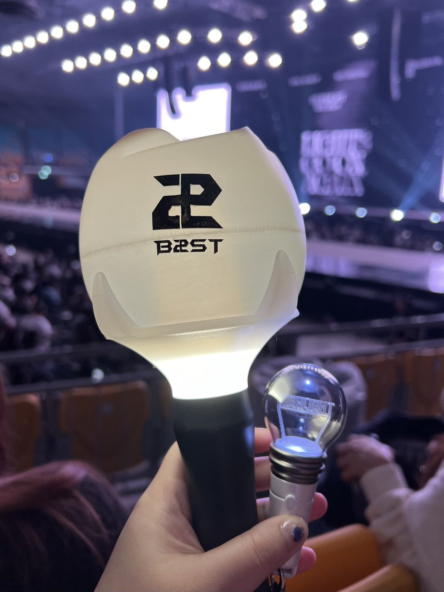 Durion_'s tweet photo. 오랜만🌹💡 https://t.co/vl3mdwsZJf