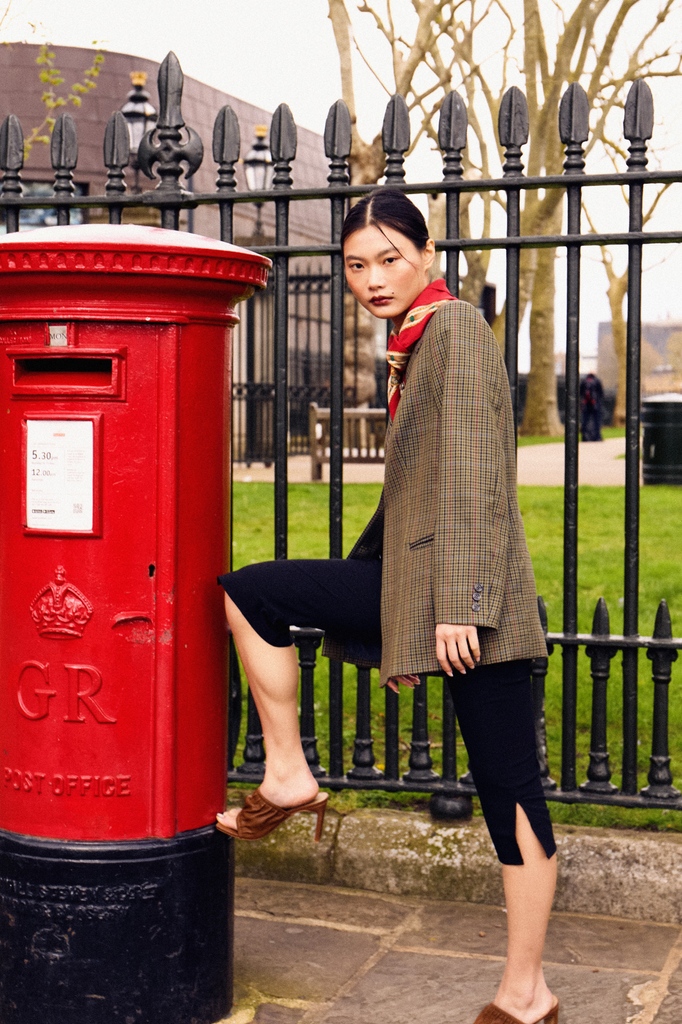 Spotted 👀 ZHI Model: @queen_zhiii 📸 Photographer: @turienzomartina 💄MUA: @sashakhmelovska 👗 Stylist: @rhea_purewal #modelagency #modellife #fashion #style #ootd #beauty #photography #picoftheday #instafashion #outfit #womensfashion #girls #makeup