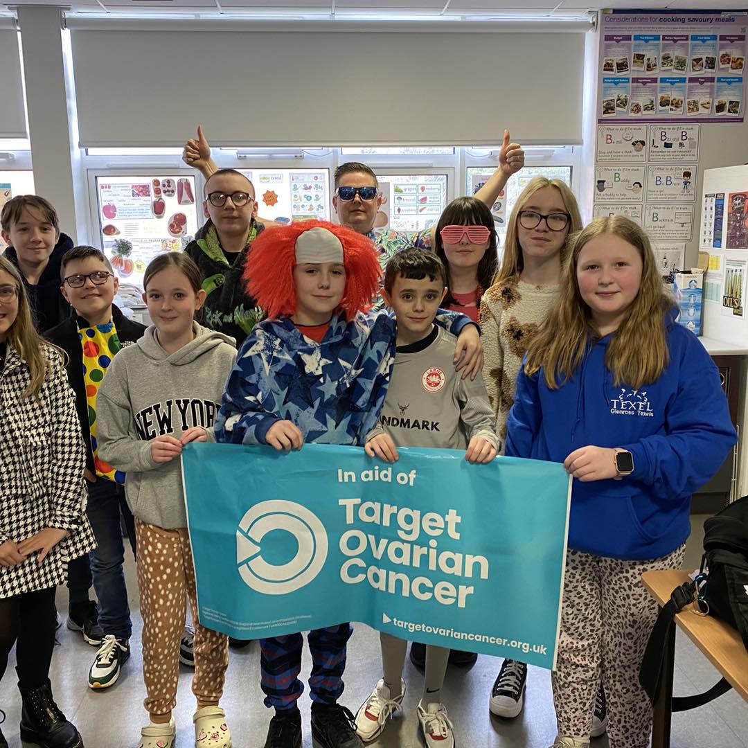 Fundraise by wearing fancy dress, with Ovar-Dressed Schools! 👑👗🦸‍♀️ 📦 We’ll send you a FREE pack with fundraising materials, decorations, and an activity pack suitable for students of all ages. Sign up and order your free pack now: bit.ly/4bbOZ72