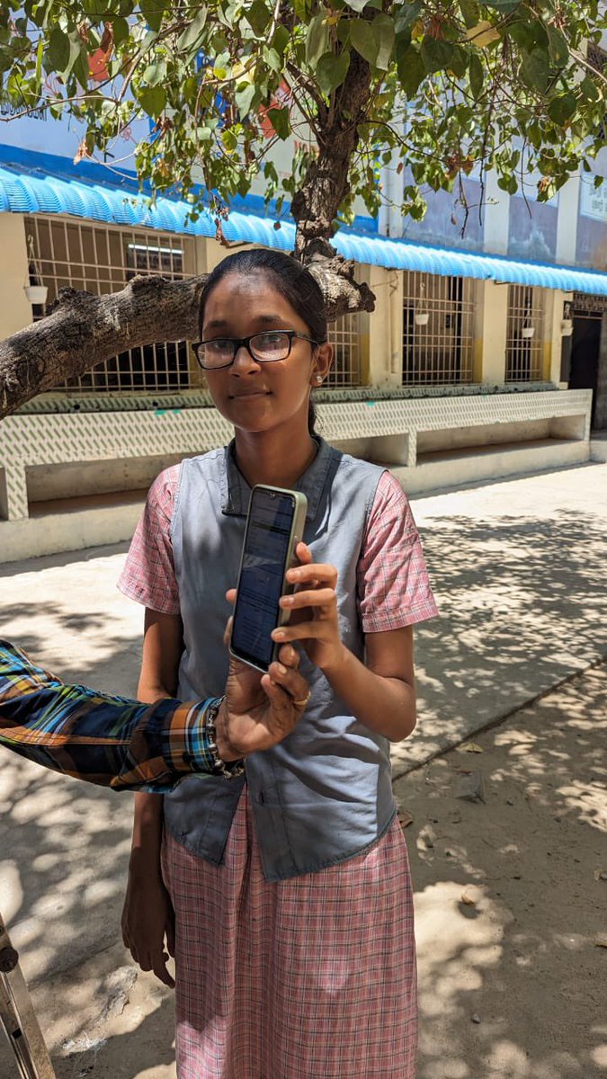 G Santhoshini whose father is physically disabled, came third among @chennaicorp schools in the 10th board exams scoring 488/500 marks. She hails from a poor family from #Tondiarpet area in North Chennai.