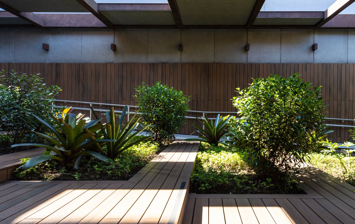 solivesa's tweet image. ¿Qué es el #DiseñoBiofílico?🌱🪴🌿

Una corriente que busca diferentes formas de proporcionar esas dosis de naturaleza que tanto se necesitan. 

Y tú...¿Has implementado esta corriente tan #green 🟢 en tu entorno, casa u oficina?