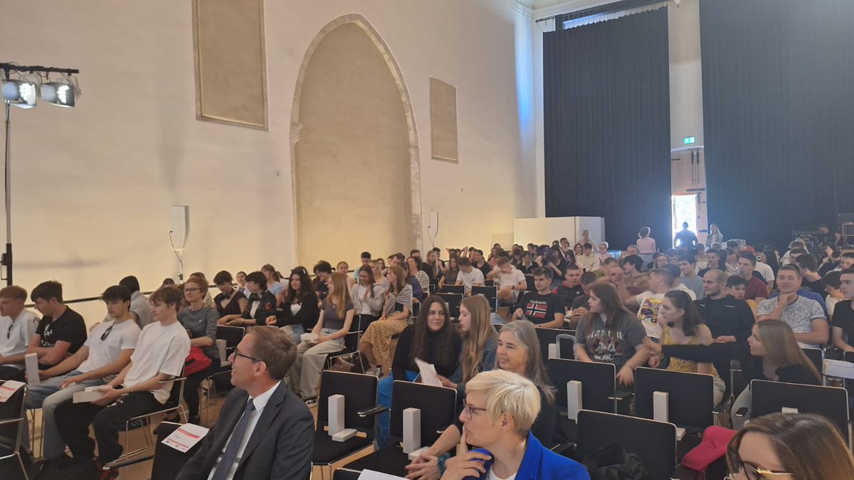 #ASOCSlovenia
In addition to teachers and students, today's event will be attended by the Secretary of State responsible for Slovenia's cohesion policies Marko Koprivc, representatives of the Slovenian government and representatives of the NGO #PiNA.
#CoesioneItalia #EUinmyRegion