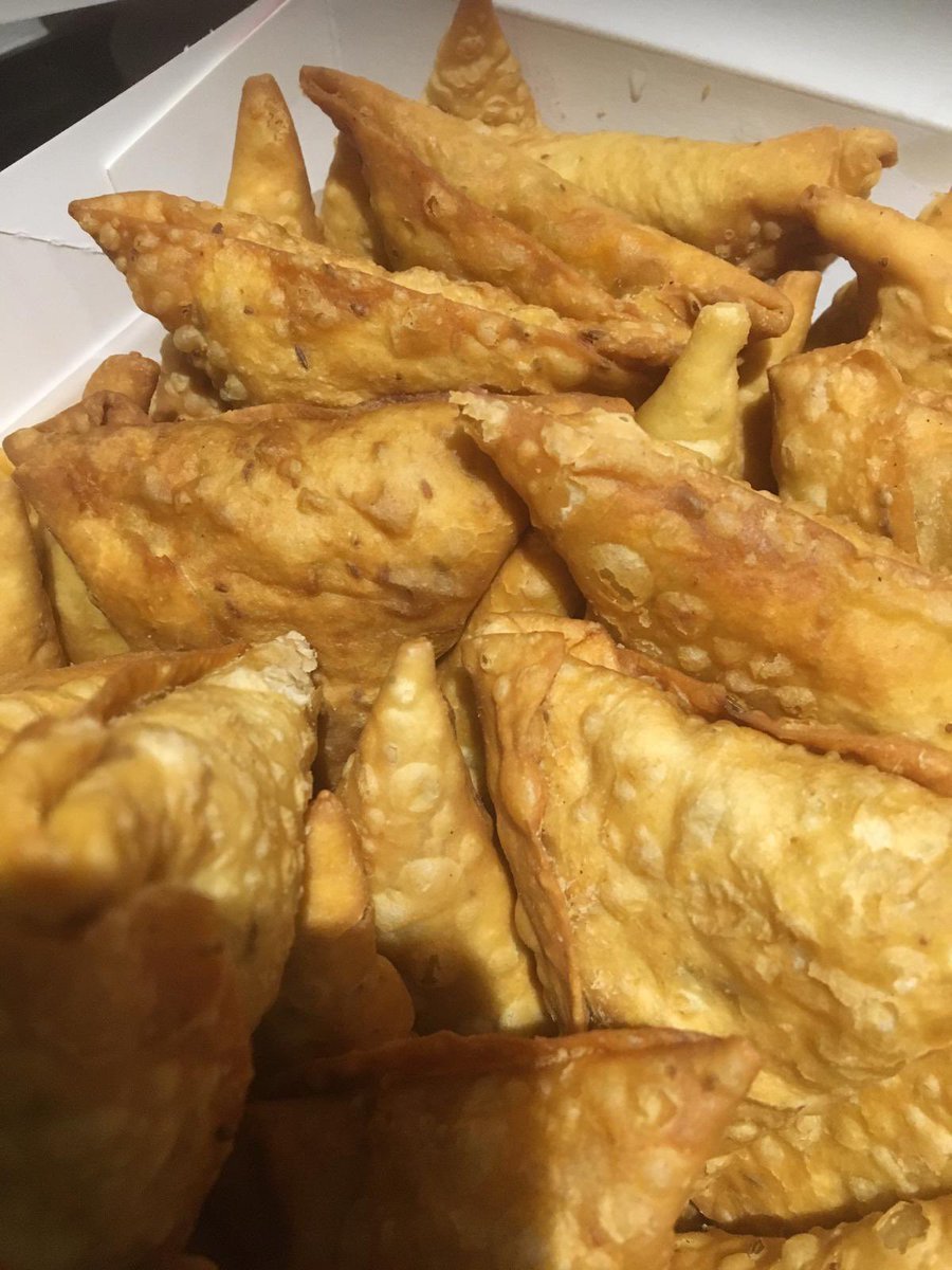 Almost everyone else on Medtwitter: tweeting about conferences 

Me: at home making Punjabi samosas