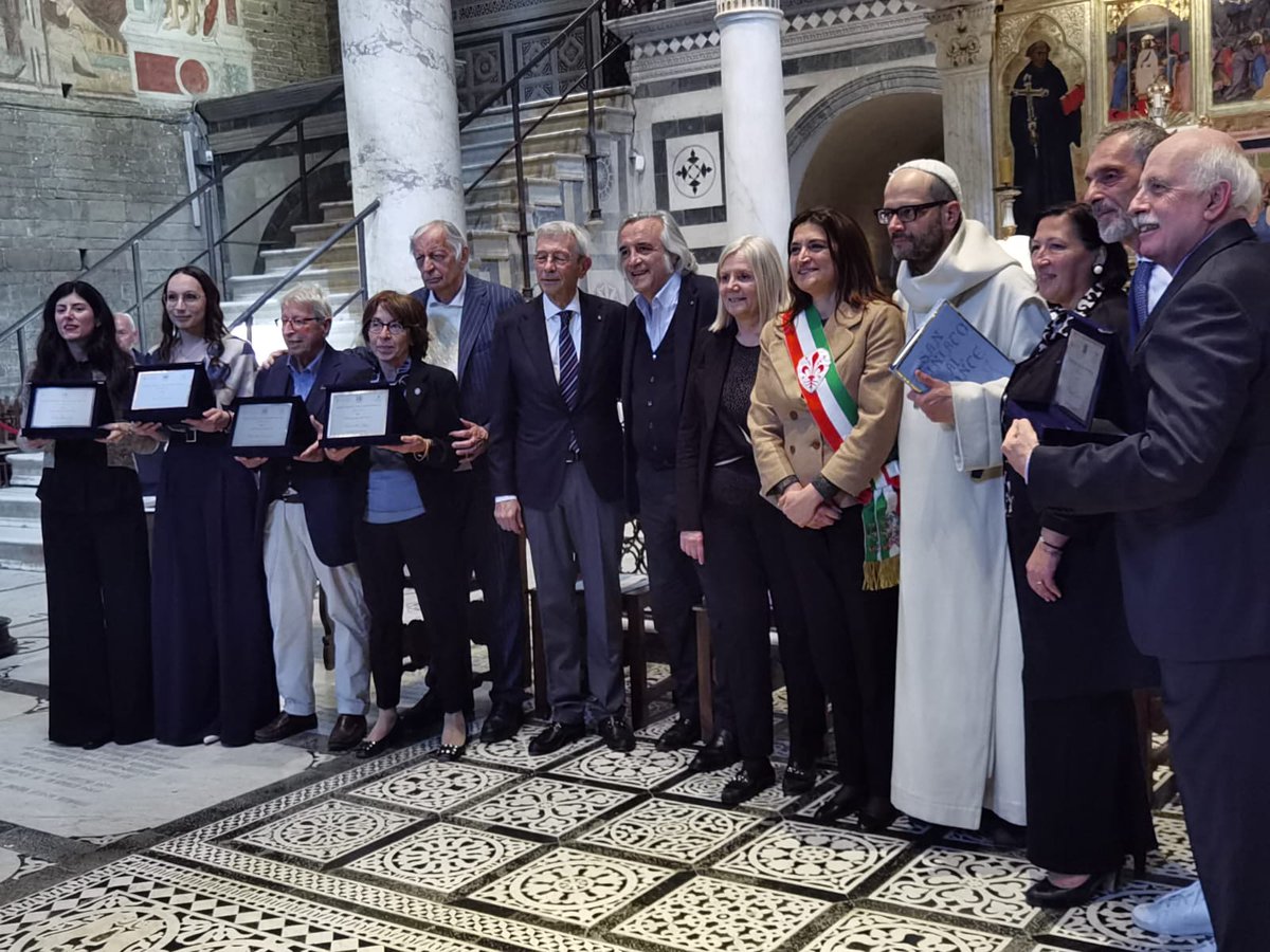 Assegnato ieri il Premio Firenze Ada Cullino Marcori alla presenza della rettrice @_alexpetrucci Premio speciale della Giuria a Donatella Lippi, docente #Unifi di Storia della medicina lanazione.it/firenze/cultur…