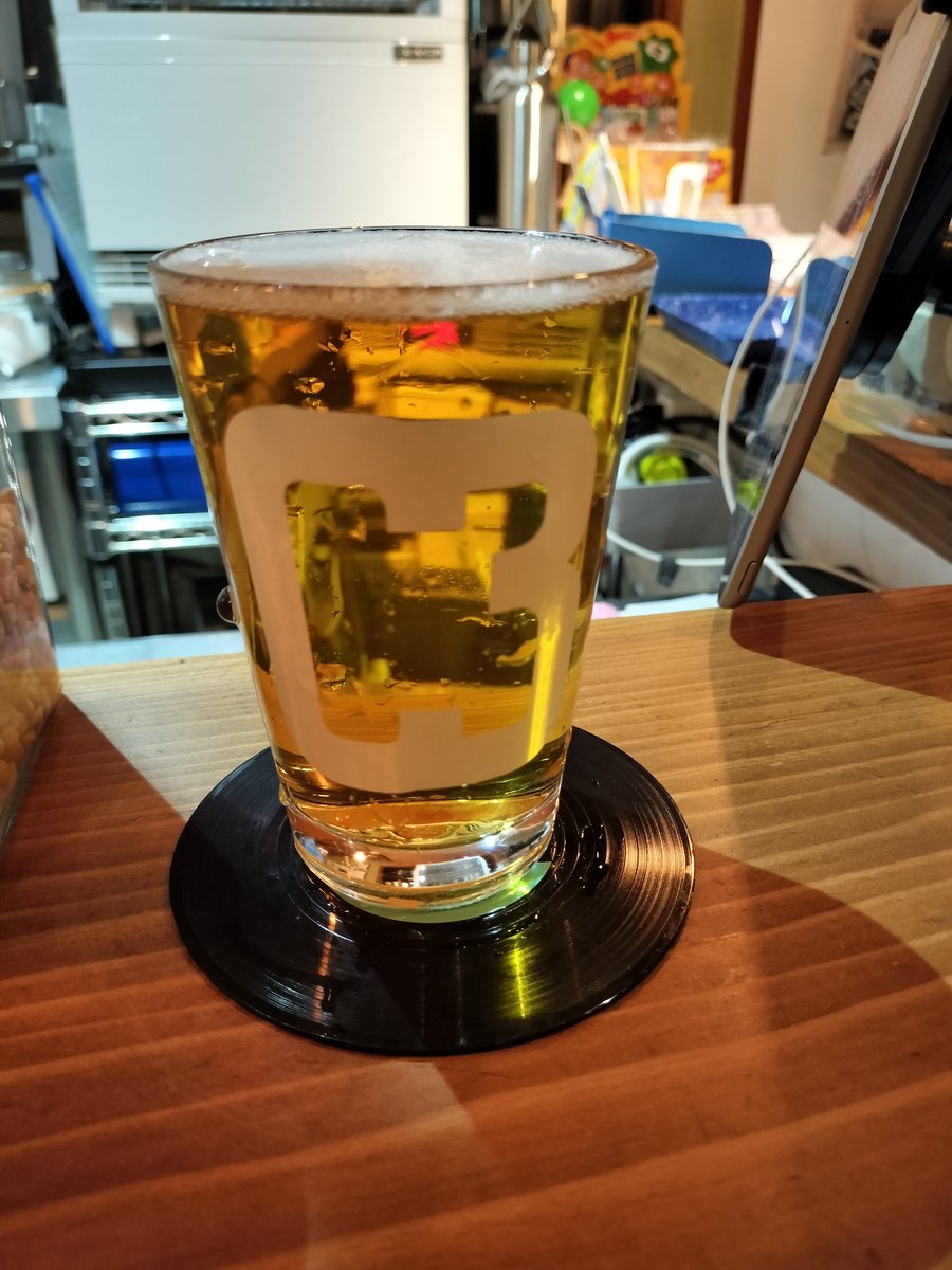 #196 P.M.A. (Cranc Brewing) トロピカルな香り、炭酸の緩さと違う爆発的でドライな味わい、そして最後に要所を締めるが如き苦味。ゆっくり飲むのも乙なもの。