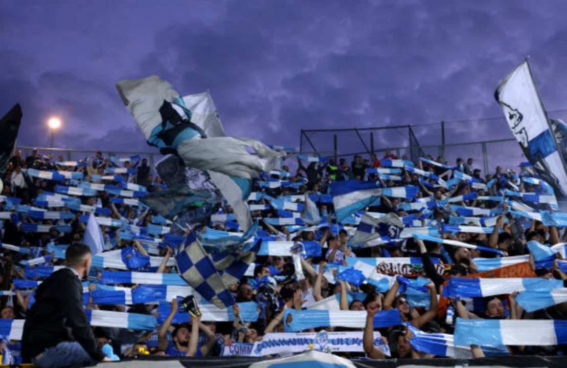 VGCU84's tweet photo. De très loin les meilleurs et les seuls à la hauteur de notre blason hier soir… Propriétaire, dirigeants, joueurs, la remise en cause doit être profonde. 🔵⚪️🇫🇮 https://t.co/Fej9YXrtyF