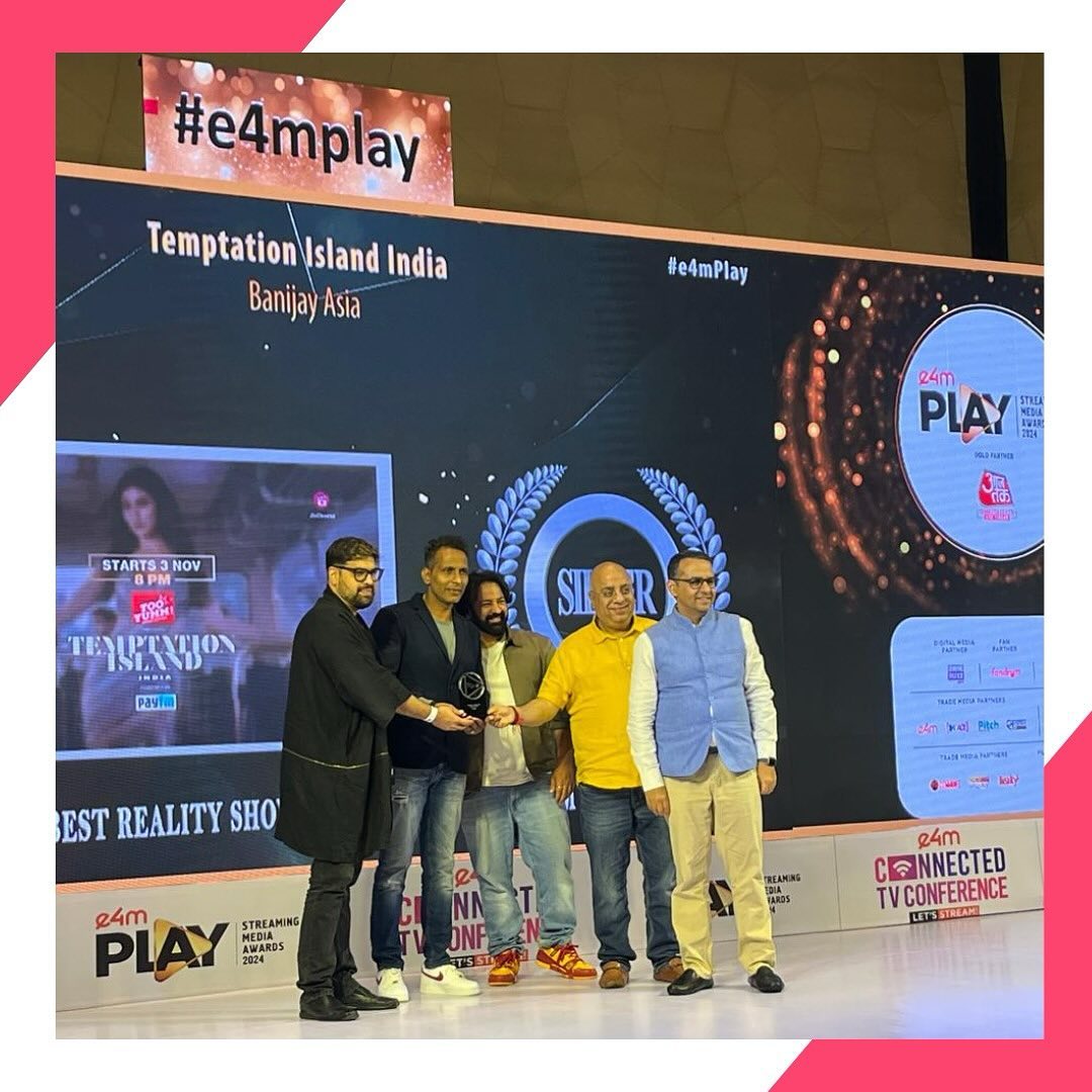 πππ§π’π²π ππ‘ππ§ (@hugivsashit__) on Twitter photo The hardwork of the entire team of #TemptationIslandIndia paid off...
Congratulations <a href="/kkundrra/">Karan Kundrra</a> nd the entire team on your well-deserved success π₯³π₯β€οΈ
#KaranKundrra The hardwork of the entire team of #TemptationIslandIndia paid off...
Congratulations <a href="/kkundrra/">Karan Kundrra</a> nd the entire team on your well-deserved success π₯³π₯β€οΈ
#KaranKundrra
