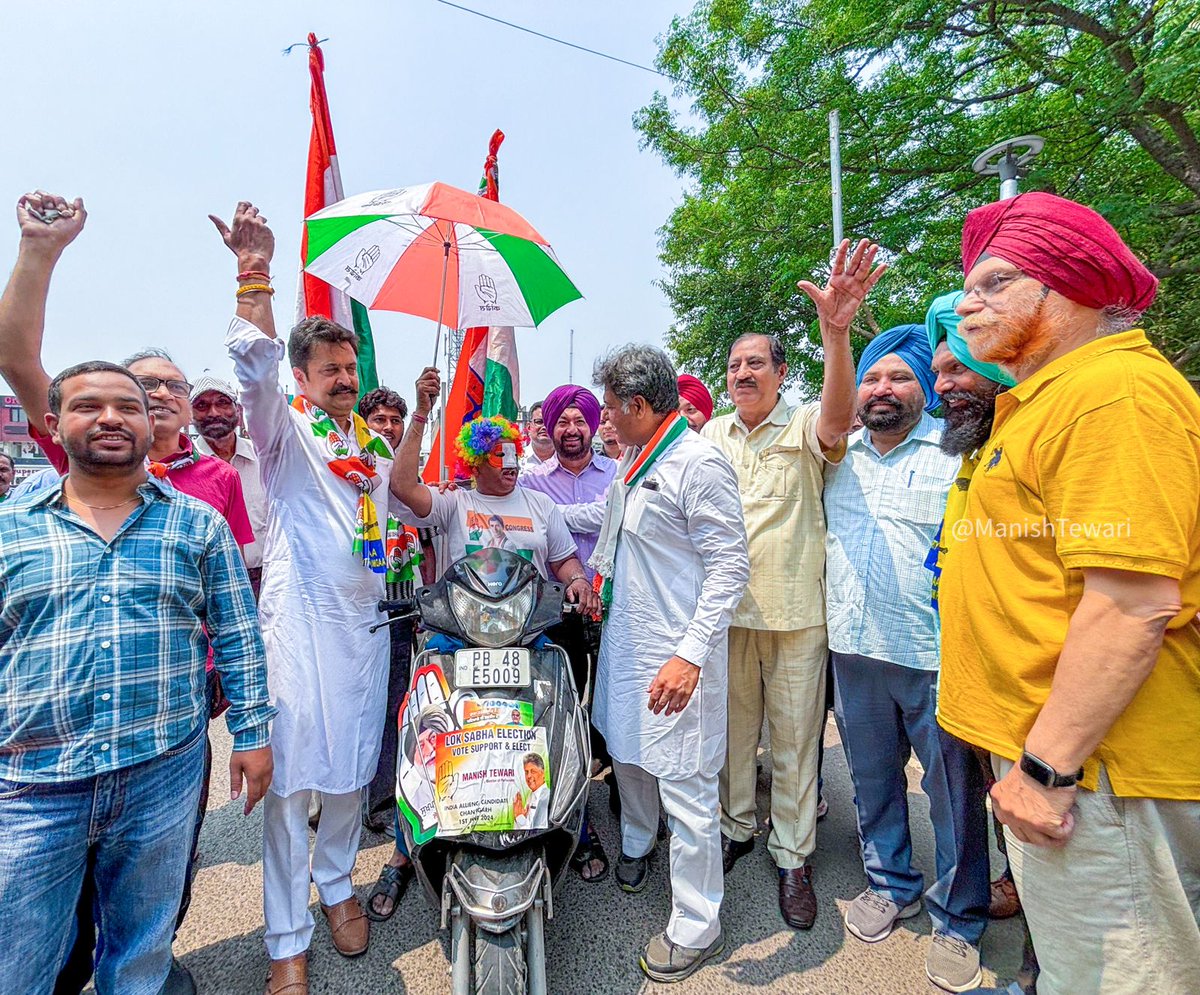 Grateful for the overwhelming love and support given by the constituents during the Padyatra in Sector 46B (Super Market), 46C and 46 Subzi Mandi, Chandigarh, fuelling my resolve to tirelessly endeavour for the welfare of my people.

#LokSabhaElections2024 
#Chandigarh…