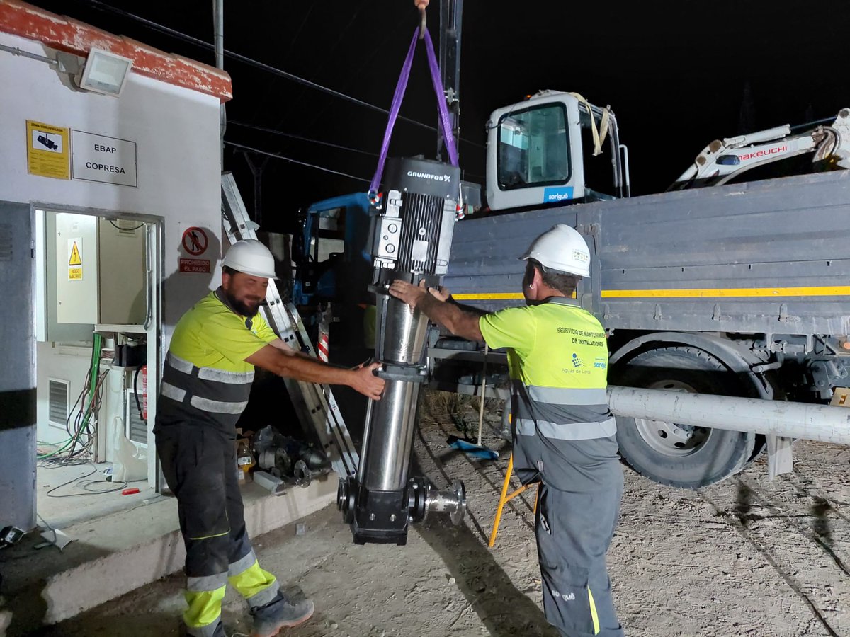 aguasdelorca's tweet photo. 🤗Agradecemos a nuestros trabajadores el esfuerzo que han hecho trabajando durante durante toda la noche para restablecer el suministro lo antes posible y ocasionar las mínimas molestias a nuestros clientes. https://t.co/ueDLM8sQJz