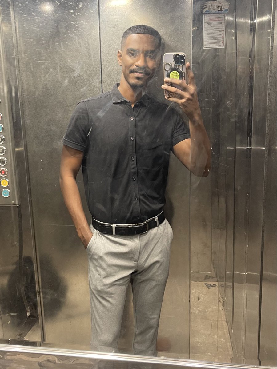 wd_alnaje2's tweet photo. Dirty mirror selfie* https://t.co/lByLmcyvUj