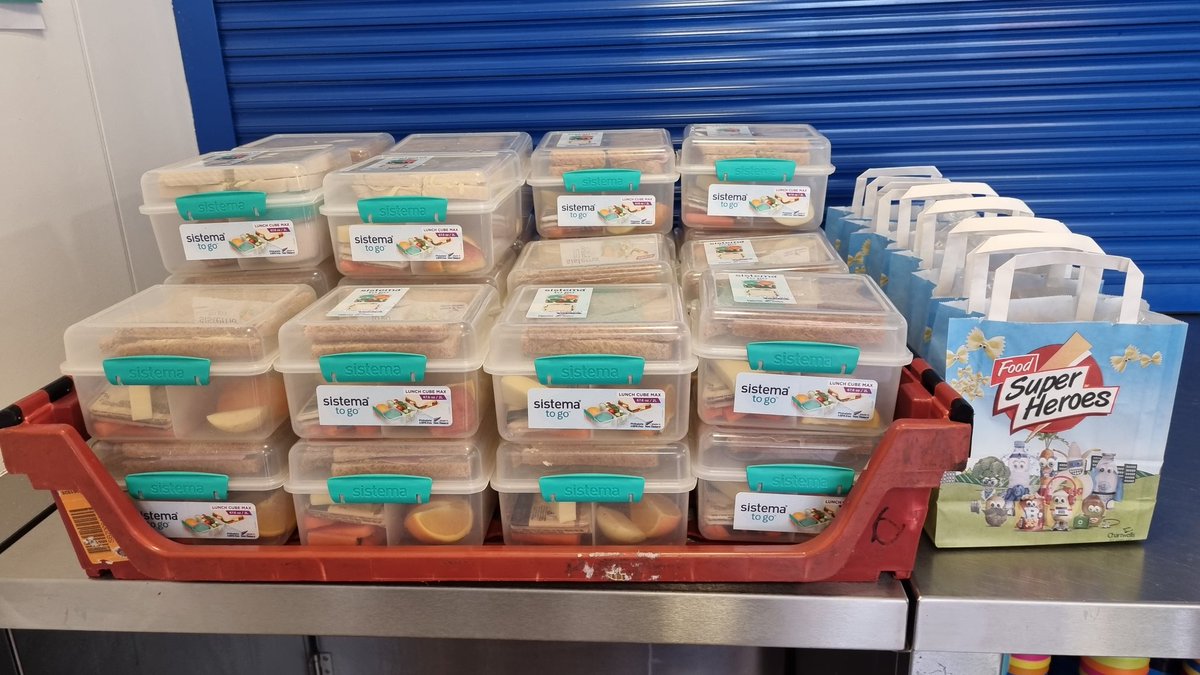 What do you make 140 children for dinner on such a lovely hot sunny day?
Has to be 140 packed lunches so they can sit out in the sun and have a picnic with their friends ☀️
Happy Friday all ❤️
#schoolmeals