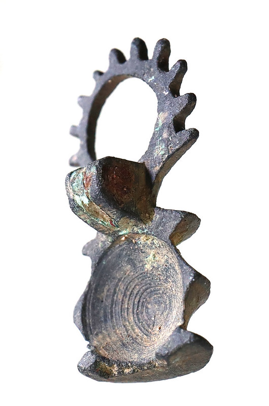Find_the_PAST's tweet photo. #findsfriday This unusual Roman brooch had us baffled for a while. Hattatts book helped us to pinpoint this one. https://t.co/6OgcGY0Kc2
