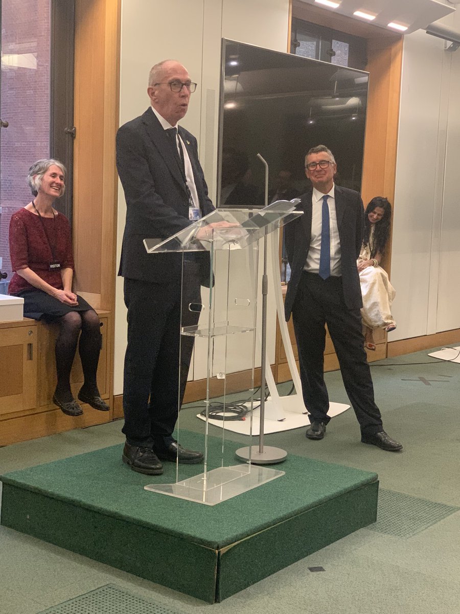 Wonderful evening @UKParliament to say farewell to Rob Behrens @PHSOmbudsman after a distinguished 7 year term. Tributes from @bernardjenkin and the #Ukraine Ombudsman and a delightful gathering of family and friends @cabinetofficeuk