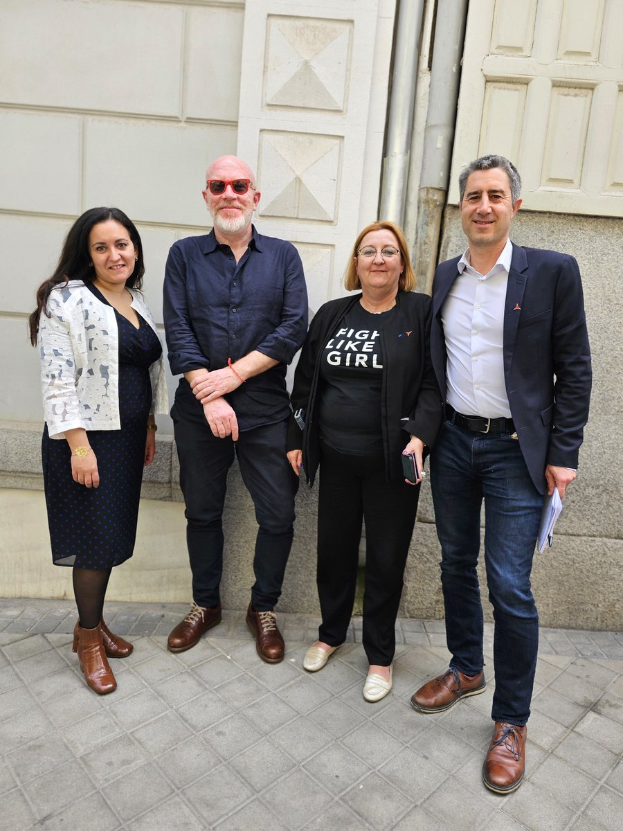 Discussion avec la @UGT_Comunica et @Francois_Ruffin sur ce qui a le plus changé la vie des travailleurs ici en Espagne🇪🇸 ces dernières années : la réforme du marché du travail.