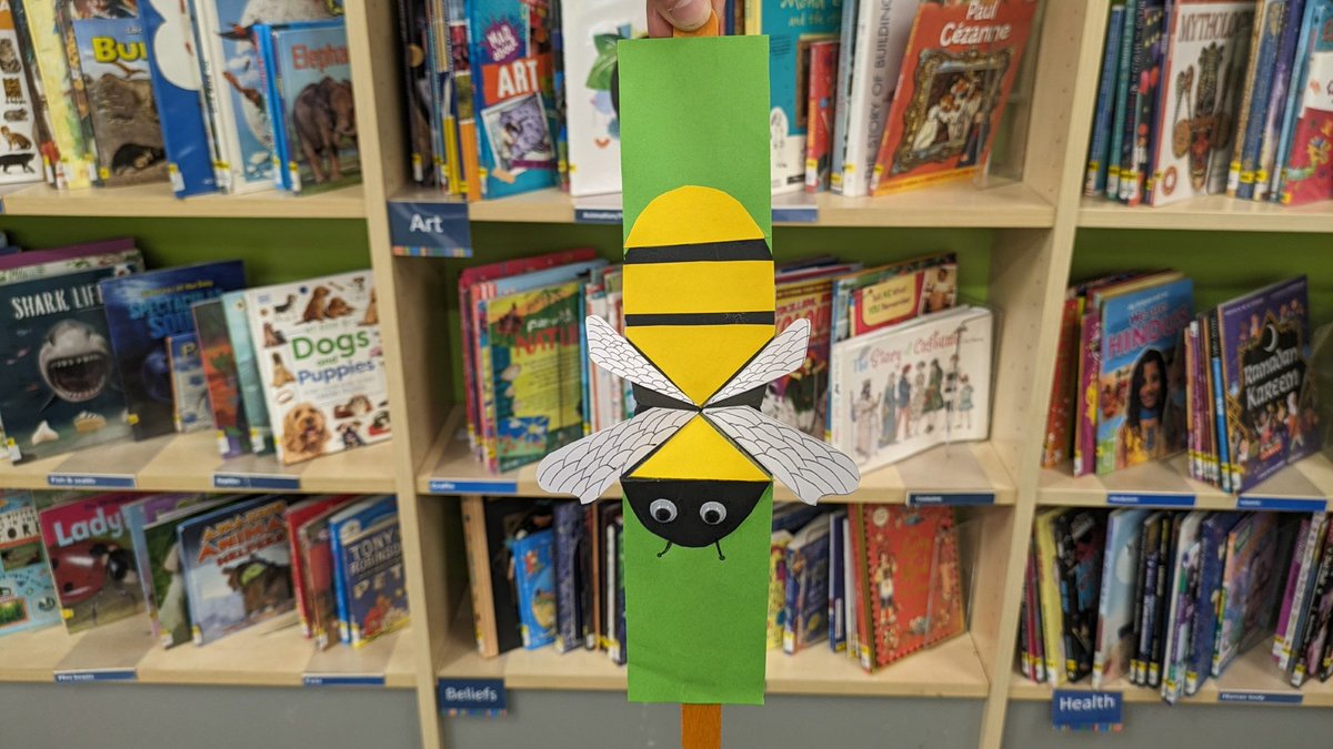 Don't miss out on our wonderful Crafternoons every Thursday at 3.45pm at Woking Library! 🤯 This week we'll be making Bees! 🐝 No booking is required for Crafternoon, just purchase your ticket for £1 on the day and take part! ❤️ @SurreyLibraries