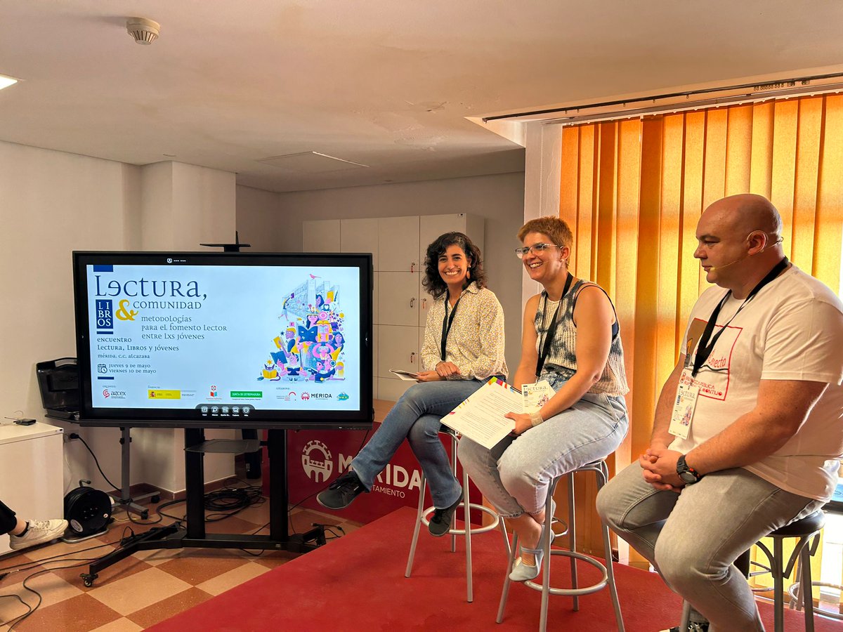 @AgcexOrg @Junta_Ex @ayto_merida ➕Arriba el torn de Teresa Val, directora de la @fundaciofull, qui participa en la conversa 'Lectura, redes sociales y nuevas alianzas'.