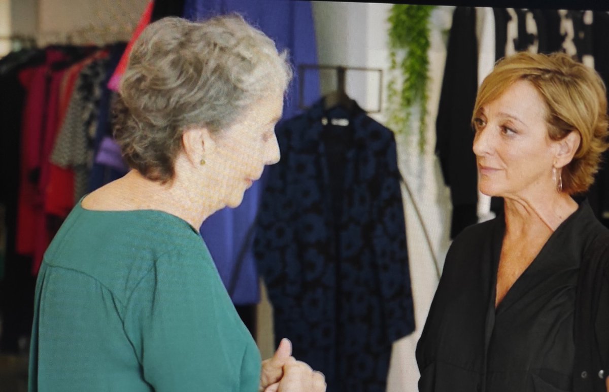 Proyectando Los armarios no se vacían solos de Paula Labordeta (España) <a href="/YAQDistribucion/">YAQ DISTRIBUCIÓN</a> <a href="/FInquietarte/">FundaciónInquietarte</a> <a href="/unedpontevedra/">UNED Pontevedra</a> <a href="/YolandaCruzL/">Yolanda Cruz López</a>