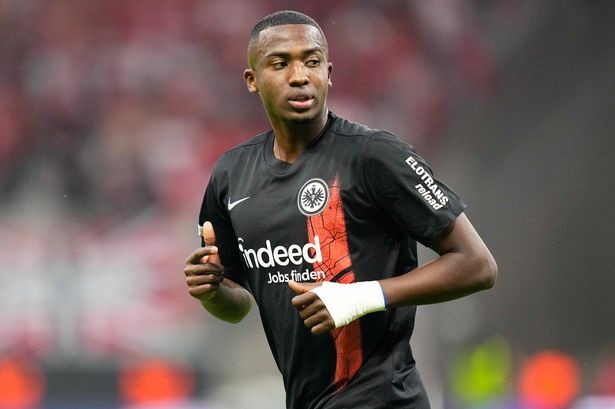 💣 #SGE 🔴⚫🇪🇨 Eintracht Frankfurt have set a price tag of 60 million euros for 22-year-old Ecuadorian defender Willian Pacho.