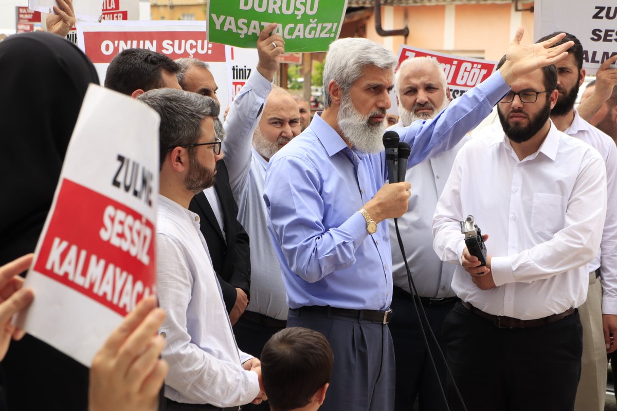 29 Mayıs 2016 tarihinde Erzin'de konferans iptali sebebiyle basın açıklaması yapmak isteyen Alparslan Kuytul Hocaefendi ve 24 Furkan Hareketi mensubunun toplantı ve gösteri yürüyüşüne aykırı hareket etmekten yargılandığı dava, üst mahkemeden bozularak bugün tekrar görüldü. Bugün…