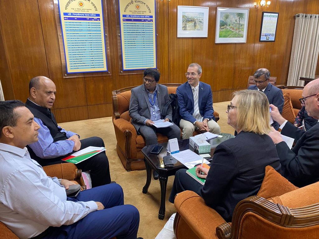 Important talks with Bangladesh 🇧🇩Health Minister on how to achieve Universal Health Coverage & increase GoB #health budget to 2%, prevent #AMR & build resilient  #healthcare systems. 

#Sweden 🇸🇪 as chair of ExCom and Co-chair #Health LCG w/ USAID and FCDO. 

#HealthCareForAll