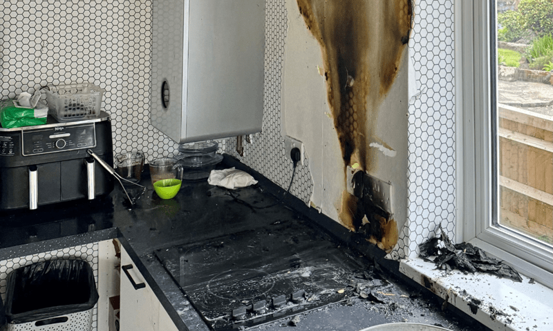 Kitchen Fire in Hassocks Prompts Fire Safety Alert Read more on Sussex.News ➡️ bit.ly/3JXLqFy