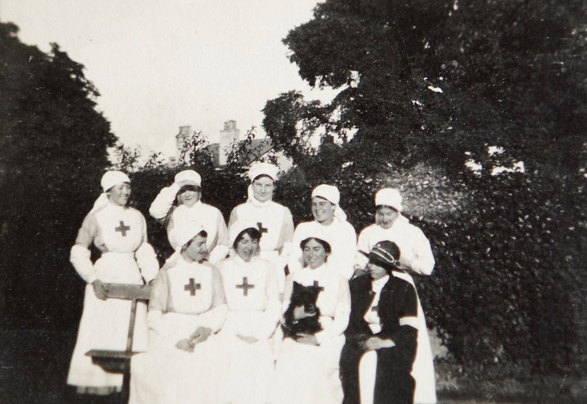 CLCArchive's tweet image. A College uniform was first introduced in 1912, but as a branch of the @BritishRedCross was formed at College in 1910 for #WW1, pupils spent much of their time in their Red Cross uniform. Principal Lilian Faithfull believed all students should help with war work. 
#RedCrossWeek