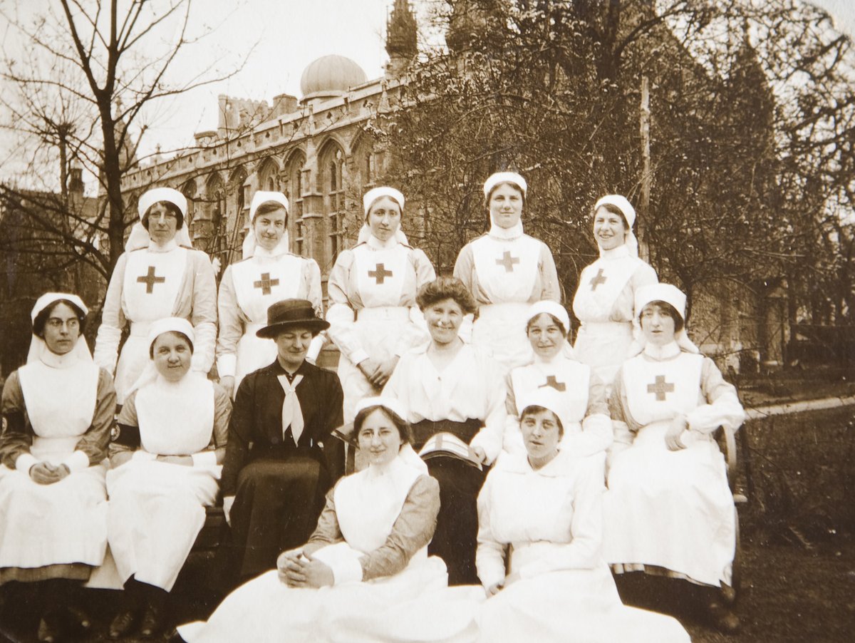 CLCArchive's tweet image. A College uniform was first introduced in 1912, but as a branch of the @BritishRedCross was formed at College in 1910 for #WW1, pupils spent much of their time in their Red Cross uniform. Principal Lilian Faithfull believed all students should help with war work. 
#RedCrossWeek