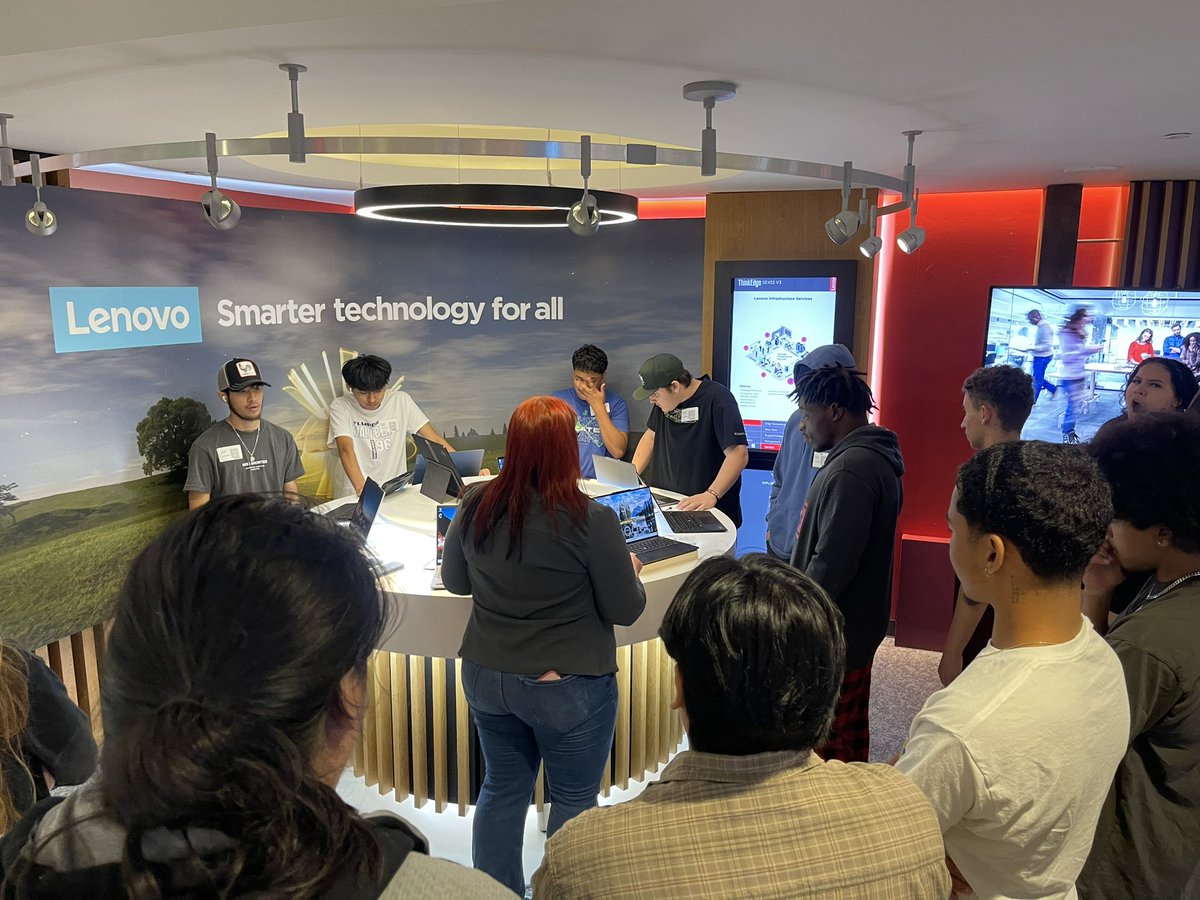amburkoed's tweet photo. Mr. Piggie and his STEM classes visited Lenovo yesterday to learn about a variety of STEM careers. 💙✈️💛 https://t.co/7WZrkQ2bj9
