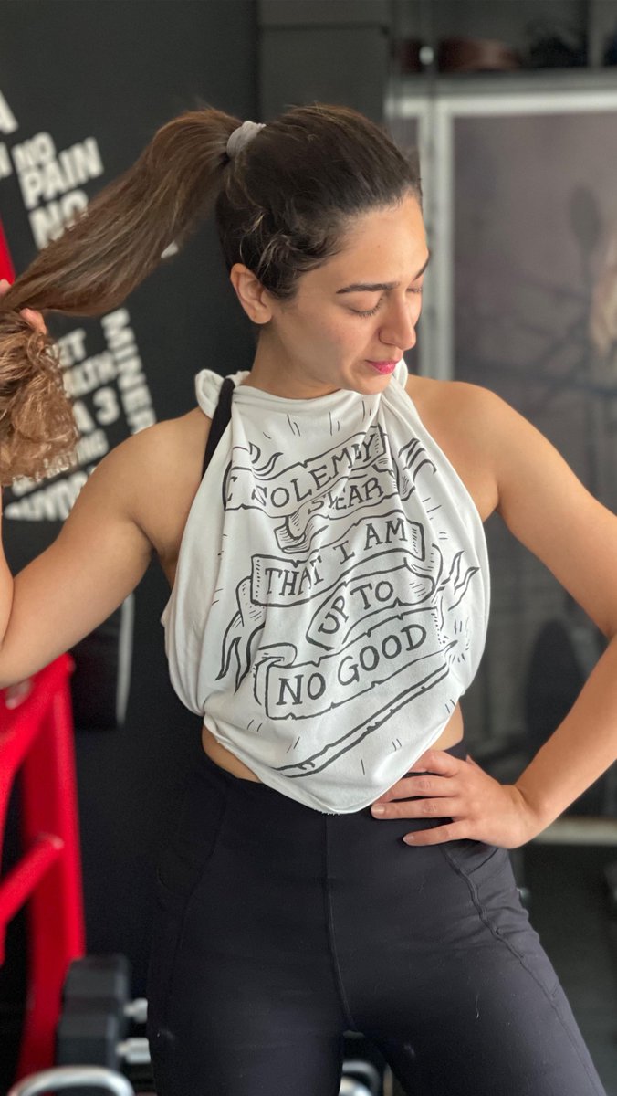 #HajraYamin in her recent workout look!