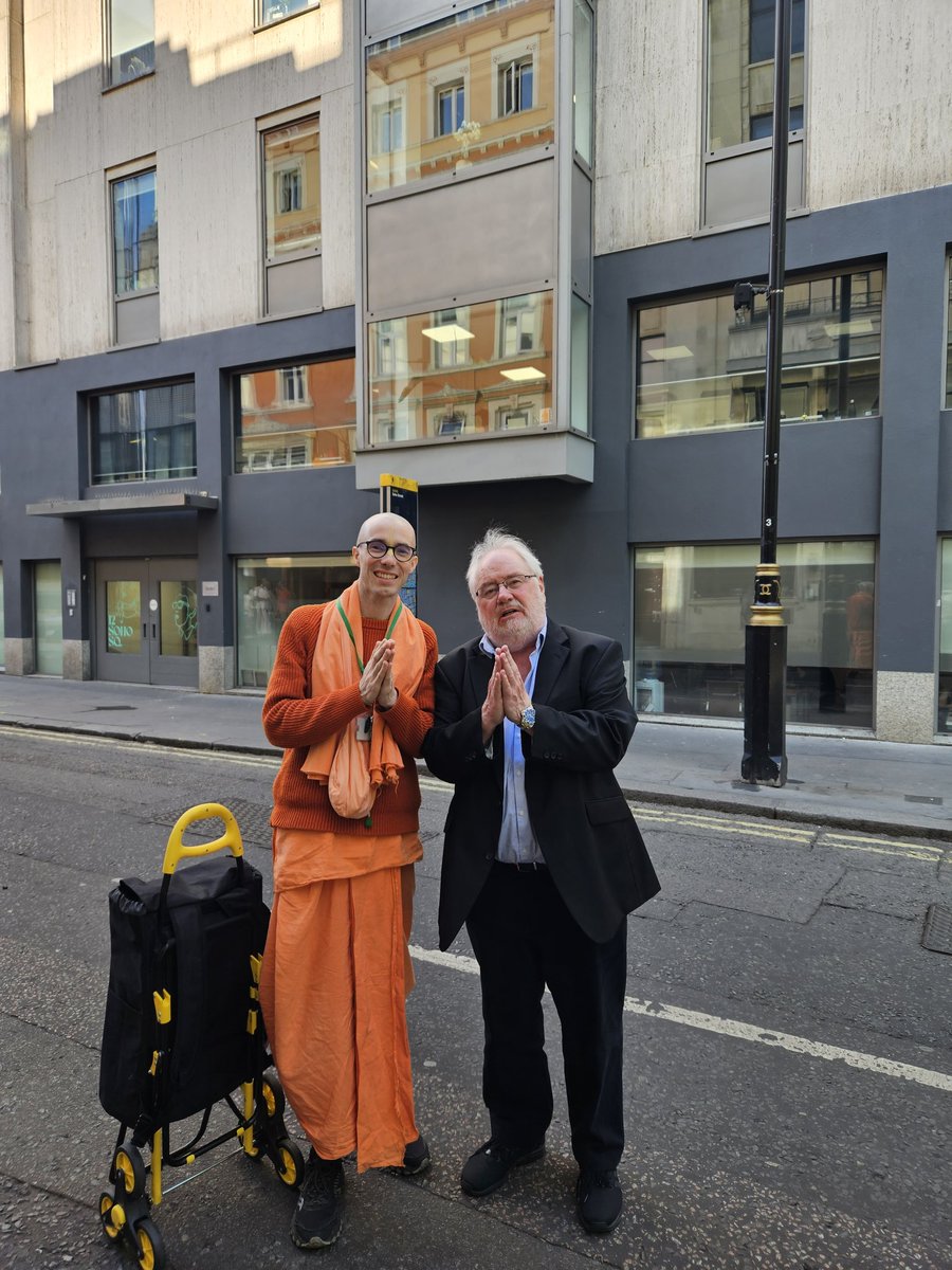 OK FOLKS .. Always glad to meet my pals in the Hare Krishna movement .. I really admire their way of life and have often thought about signing up one day ..