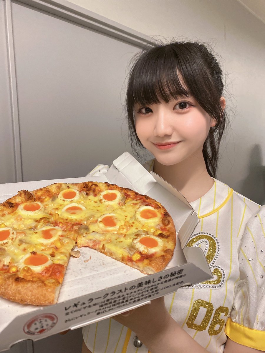 5月7日からスタートした #ピザクック 復刻キャンペーン！！LinQが試食したよ！
れいのおすすめは『ドレッシングスペシャル』食べてみて！！！食べてみたらわかるっちいうやつや！！！！
他の復刻したピザも美味しかった〜
みんなのお気に入りも見つけてね🍕
 #LinQ