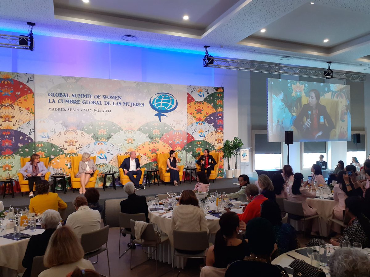 Excited to participate in @GlobeWomen! 🙌 Representing #Cetaqua (part of @Veolia_Es), our colleague @MarinaArnaldosO, tackled the strategic role of water 💦 in socio-economic activities, with an emphasis on #reuse strategies to ensure its availability in times of drought.