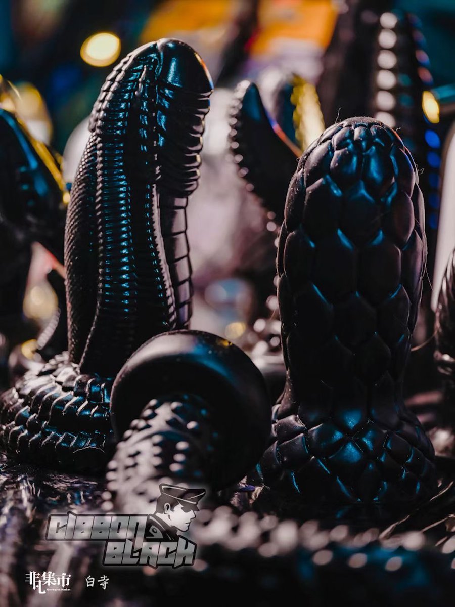 推特抽奖文案：
Online store  GibbonBlack.com  for overseas customers is ready in service. 

⚠️ Follow us and retweet/comment THIS TWEET

⚠️Prize: An anatomical rubber mask worth $120  (5 types available of your choice)

We will raffle FIVE kinky lucky guys on May 28th.