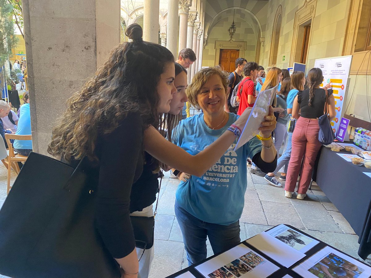 CUVICOM | Research project 📑 (@cuvicom) on Twitter photo Participamos en #FestaCiènciaUB <a href="/UBDivulga/">La UB Divulga</a>. Jugamos a diferenciar imágenes reales y las generadas por #IA, a contrastar fuentes y aportar contexto a través de los datos recabados. Participamos en #FestaCiènciaUB <a href="/UBDivulga/">La UB Divulga</a>. Jugamos a diferenciar imágenes reales y las generadas por #IA, a contrastar fuentes y aportar contexto a través de los datos recabados.