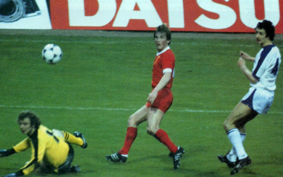 Dalglish... GOAL! #ChampionsLeague 
#Wembley #seventies