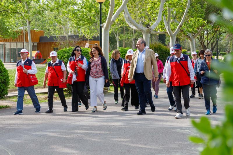 Parques con Corazón es una actividad, impulsada por nuestro ayuntamiento en colaboración con la Sociedad Española de Cardiología, que busca promover entre los participantes el ejercicio regular y saludable, a través de paseos guiados. Infórmate > zaragoza.es/sede/portal/me…