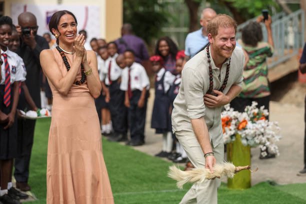 The photos are glorious!! Off to a wonderful start! #HarryandMeghaninNigeria #HarryandMeghanaija