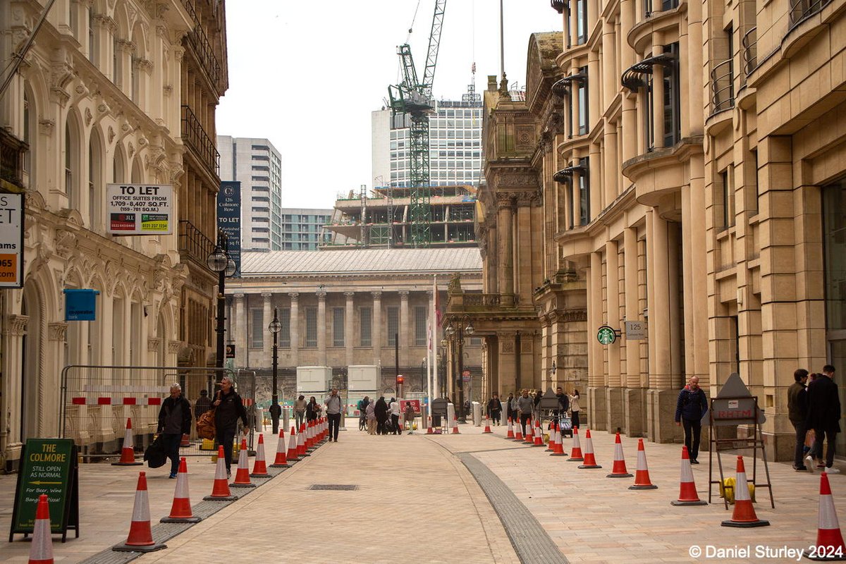 #Birmingham UK, looking down the newly pedestrianised Colmore Row recently 😎 #BirminghamWeAre #Pedestrians