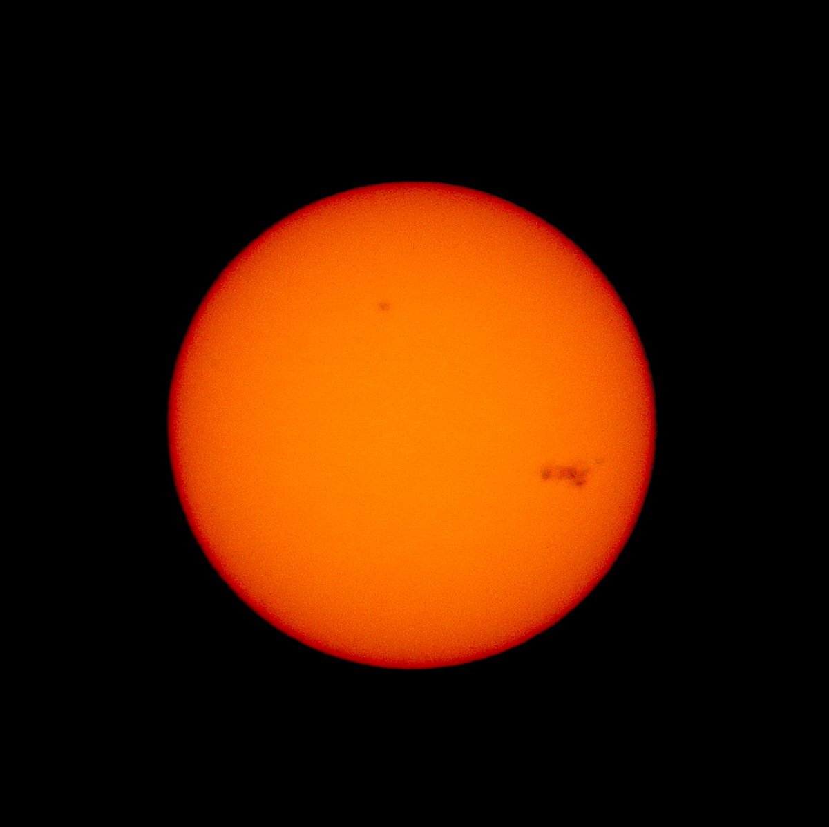 Massive group of #sun spots on our Sun capture @ 12:15 Middle weather condition. One shot 400 mm *2 / Canon 760D Hope to do better this afternoon. #Astrophotography @xRMMike