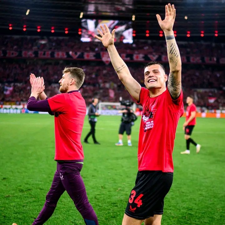Hands up if you're in the #UEL final! 🙌

#Xhaka #B04ASR | #Bayer04 #aCROSSeurope