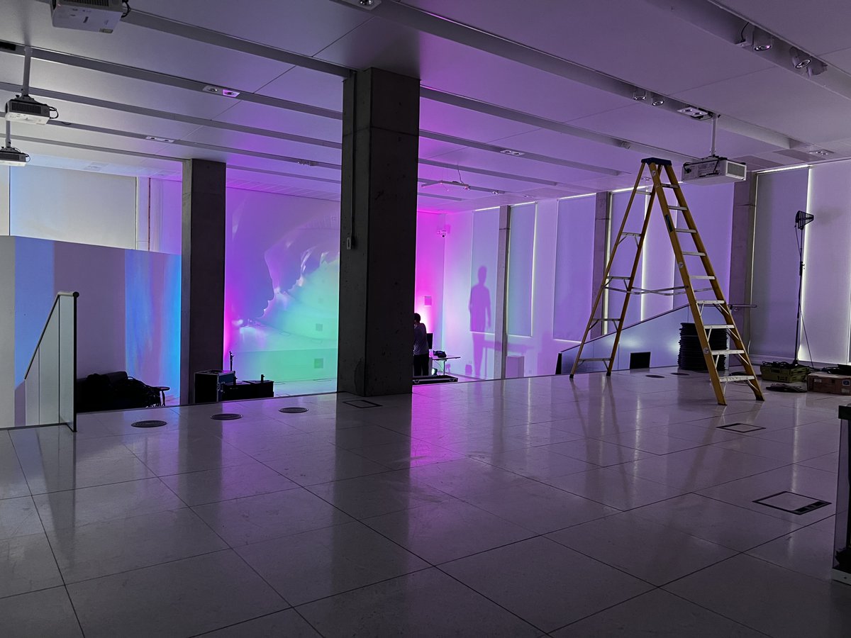 Setting up the stage for our sold out 'Creative Feedback' event! 👉 today at 5pm in @InspaceG 🔗 shorturl.at/hDZ39 @CreateInf @UoE_EFI @DesignInf