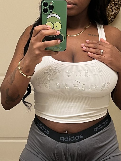 1 pic. sorry if I’ve been trippin lately, I just ain’t have my hair done. https://t.co/dvYZeJ3JhU