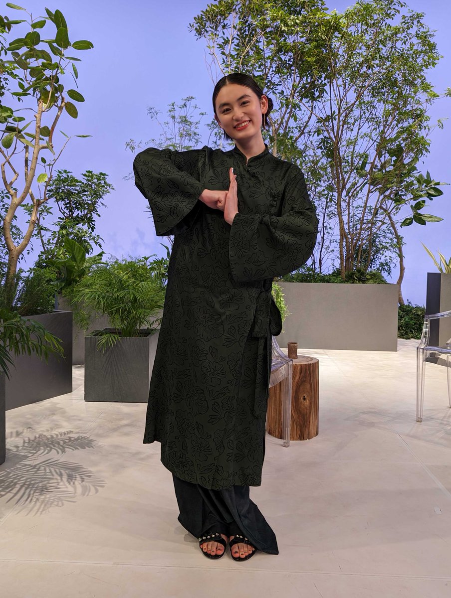 片桐さん回の八木ちゃんは、 台湾をイメージした衣装で登場🤭 そんな八木ちゃんの衣装がこちら💁‍♀️ ドレス・パンツ・シューズ：すべてTOGA PULLA（トーガ プルラ） #アナザースカイ #Pixelで撮影 #八木莉可子