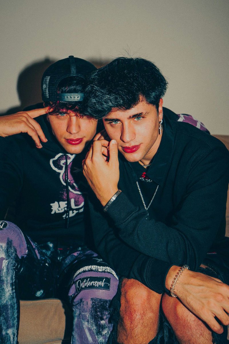 Stephymaria16's tweet photo. Feliz Cumple a mis personitas favoritas los amo hoy y siempre que tengan un bonito día❤️🥳✨
@imartinezp_ @emartineeez https://t.co/W0a8AFzp5I