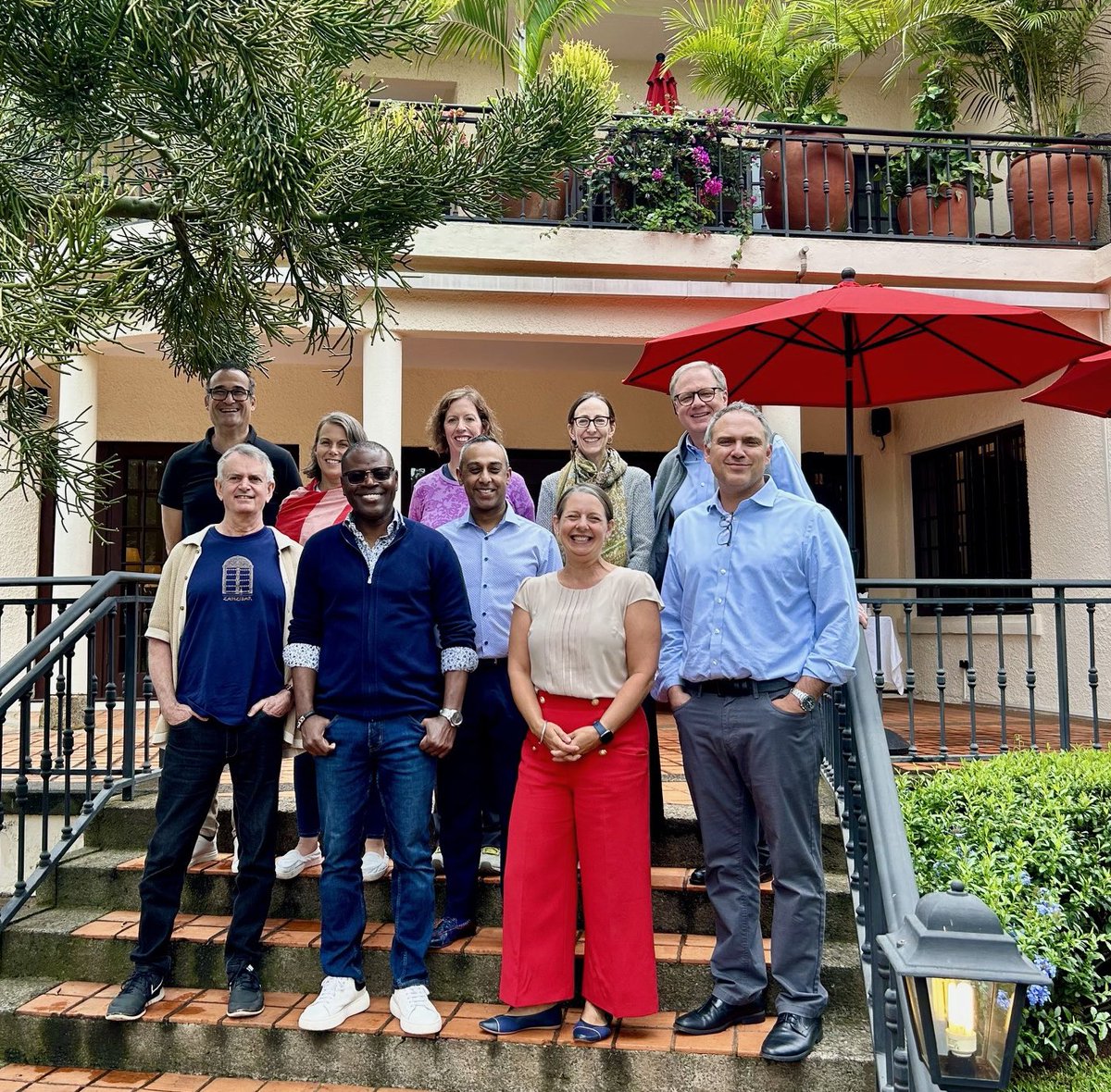 Une occasion rare de se réunir avec les chefs de mission en Afrique de l'Est & australe pour discuter des défis et partager des idées. Inspirée par les leaders de l'équipe du 🇨🇦 dans la région et par la direction que nous prenons ensemble. Merci de nous accueillir @CanHCKenya