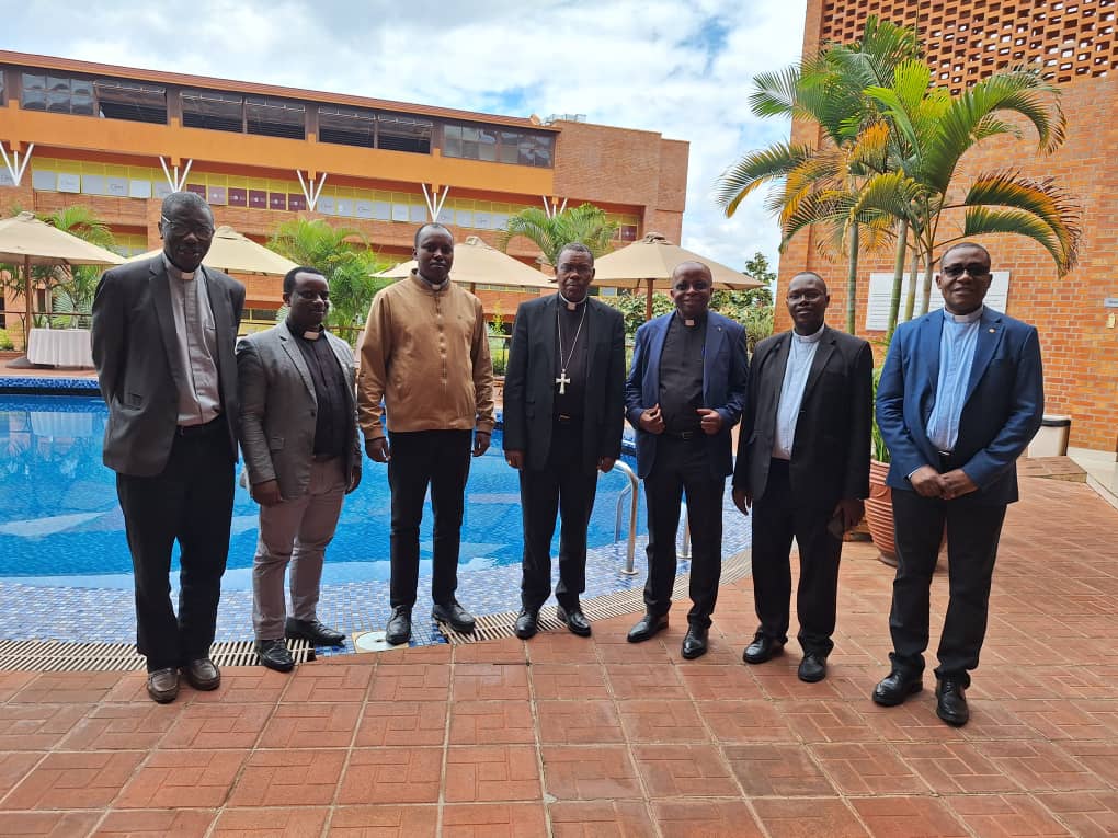 Kigali, 9-10/5: Secretary Generals of Caritas ACEAC unite for impactful change! Following their meeting, they advocate for 1) A comprehensive project to mitigate climate-related disasters. 2) A concerted effort to eradicate malaria across borders.#ACEAC #ClimateAction #EndMalaria