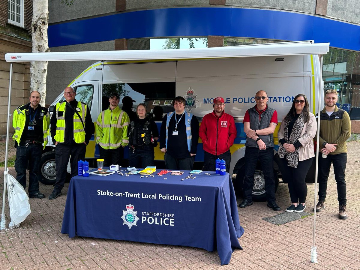 Visited our mobile police station and partners during the week of action in Hanley @stokenorthLPT Busy day in the sun with one person arrested on arrival for public order offences. Lots of positive engagement & feedback. 👮‍♂️ 👩‍⚕️