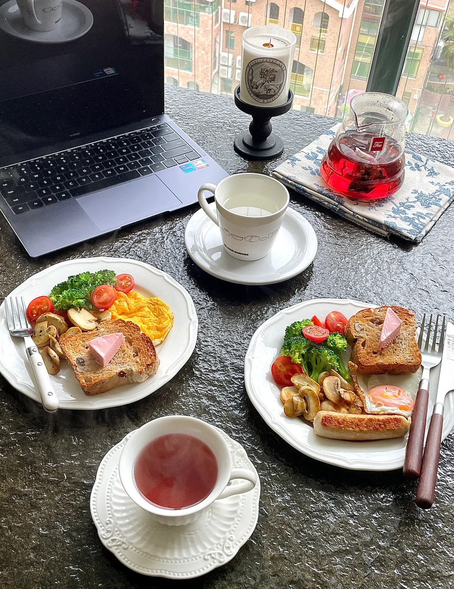 filbertotr's tweet photo. The first step of today's journey is the most important. 😍💻 https://t.co/ZfxMuNCIfv