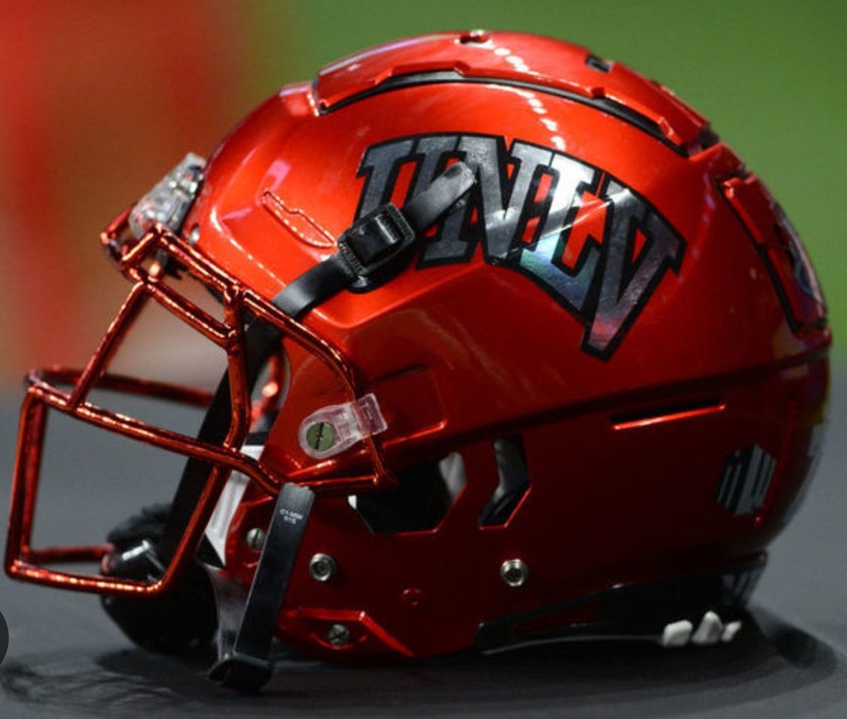Earlier morning blessing.🙏🏾
After a great  conversation with <a href="/Coach_Ford/">Cornell Ford</a>, I'm humbled and blessed to receive an offer from <a href="/unlvfootball/">UNLV Football</a>. 
#GoGoRebels 
<a href="/bradodom/">Coach B.O.</a> <a href="/BrennanMarion4/">Coach Marion</a> <a href="/Coach_Odom/">Barry Odom</a>